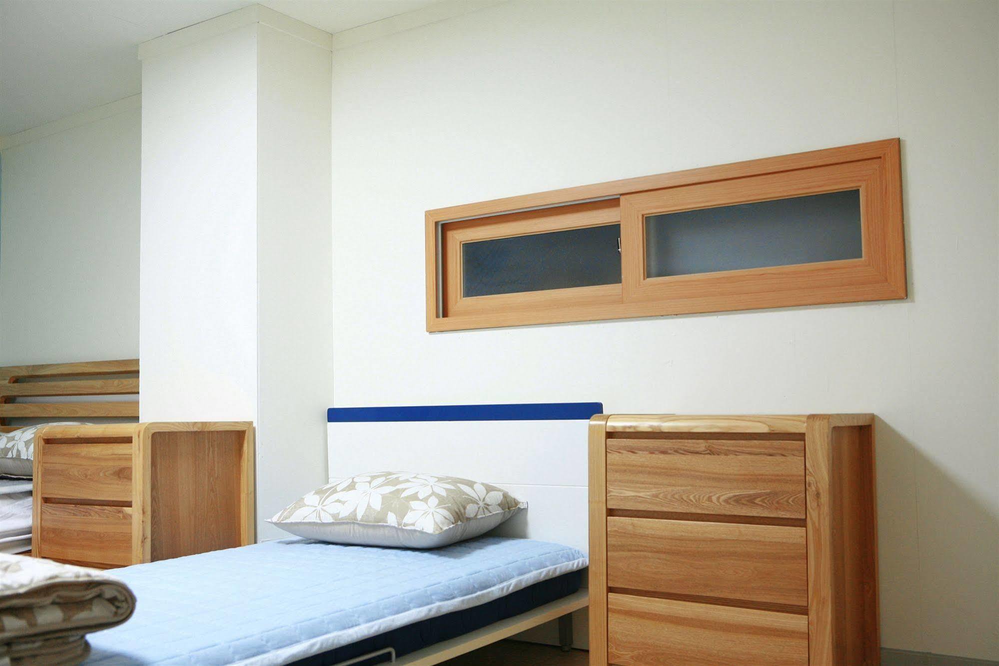 Guesthouse Mate Busan Bagian luar foto