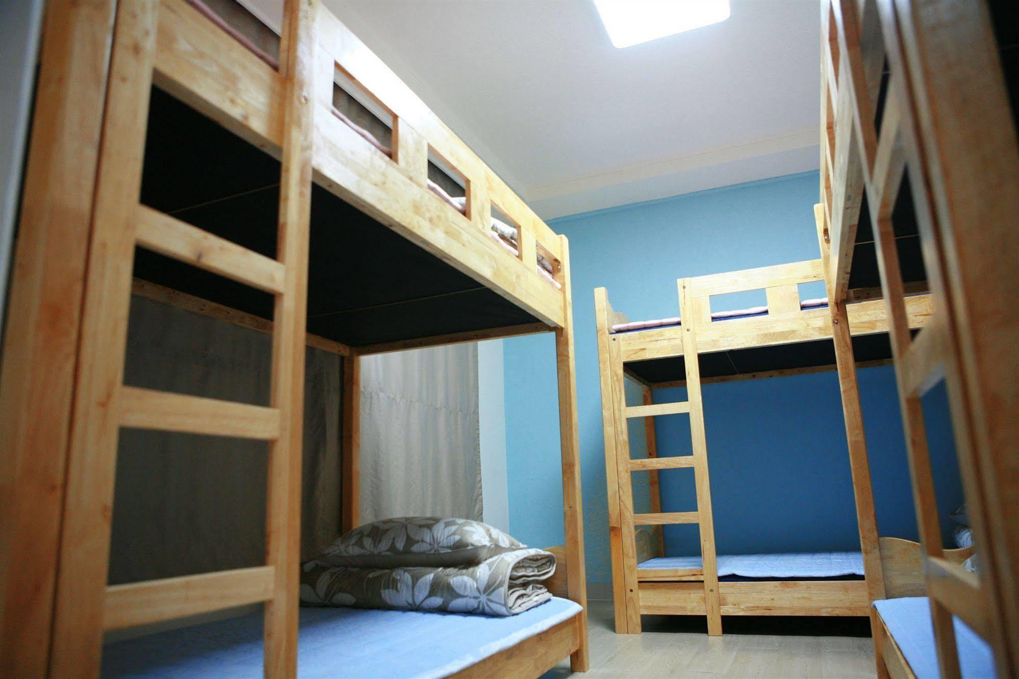 Guesthouse Mate Busan Bagian luar foto