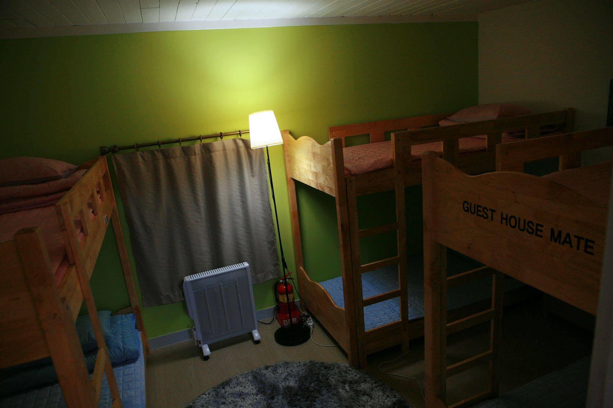 Guesthouse Mate Busan Bagian luar foto