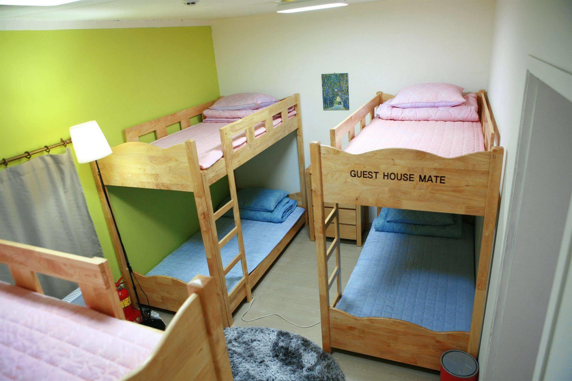 Guesthouse Mate Busan Bagian luar foto