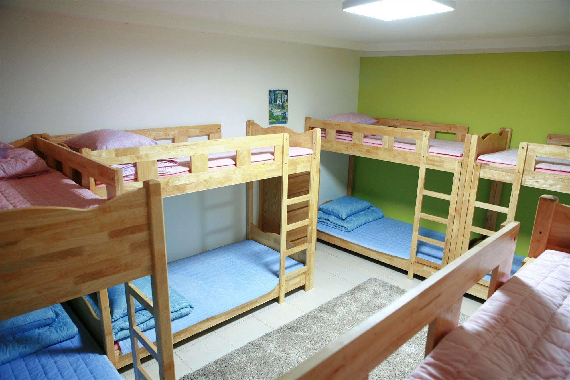 Guesthouse Mate Busan Bagian luar foto